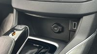 Peugeot 308 1.5 BlueHDi 130ch S&S Allure Pack EAT8 — photo 19