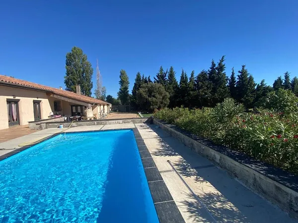Maison de plain-pied 9 pièces 276 m²