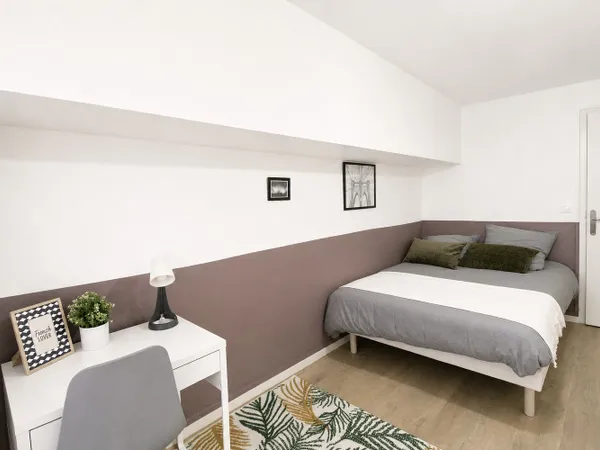 Chambre lumineuse et chaleureuse – 12m²