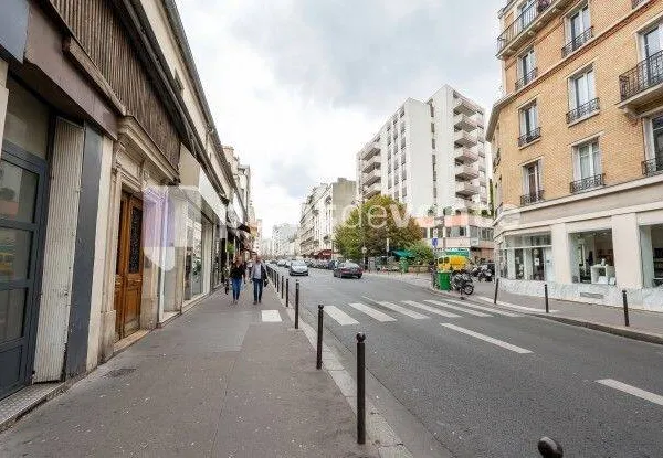 Bureaux 284 m²