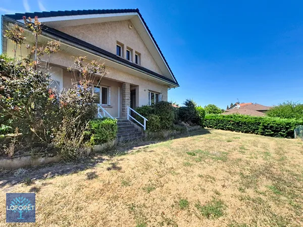 Maison 8 pièces 240 m²