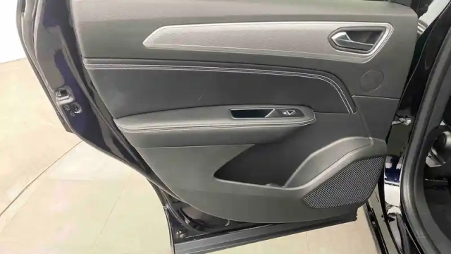 Renault Arkana mild hybrid 140 edc fap - 22 — photo 29