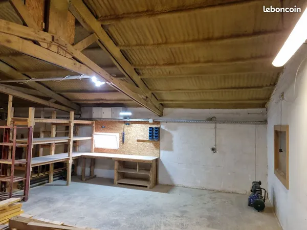 Place dans atelier partagé bois/métal