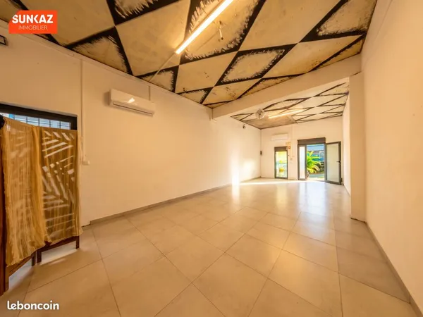 Local 57 m² Saint-Pierre