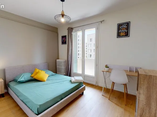 Chambre 5 pièces 68 m²