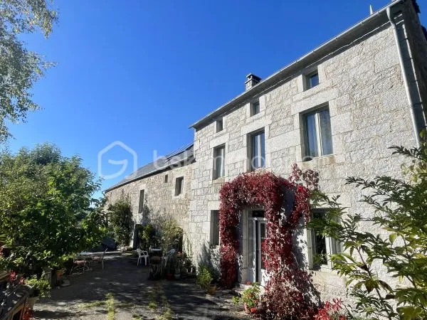 Maison 10 pièces 278 m²