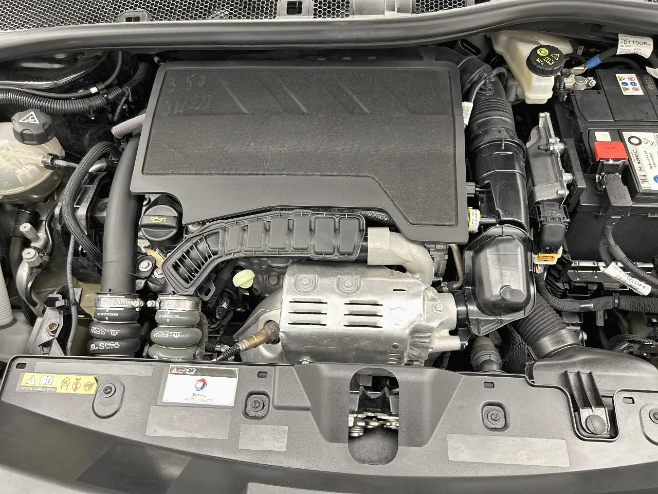 Peugeot 2008 puretech 130 s&s eat8 allure pack — photo 15