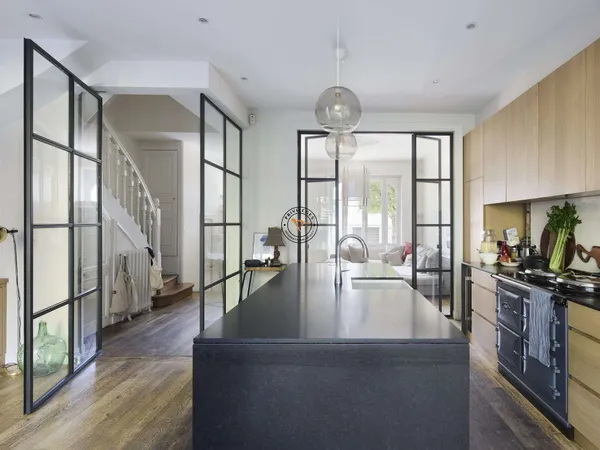 Maison 7 pièces 180 m²