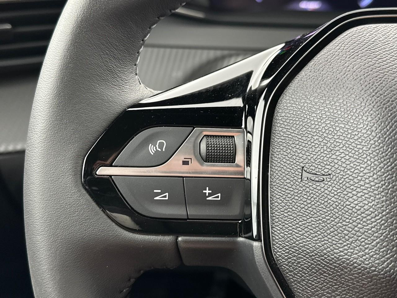 Peugeot 2008 100 s&s bvm6 allure — photo 20