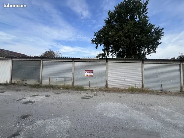 Parking/box 10 m² Briare