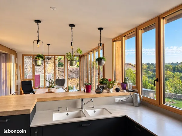 Maison 10 pièces 274 m²