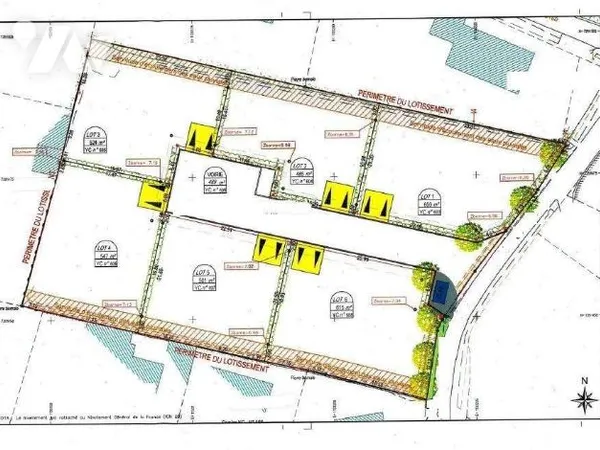 Terrain 600 m²