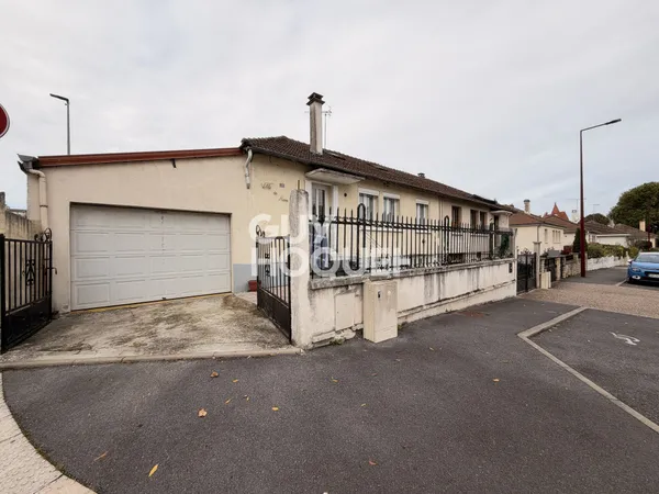 Maison familiale avec jardin garage et sous-sol complet