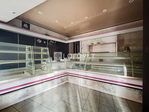 Local commercial 3 pièces 107 m²