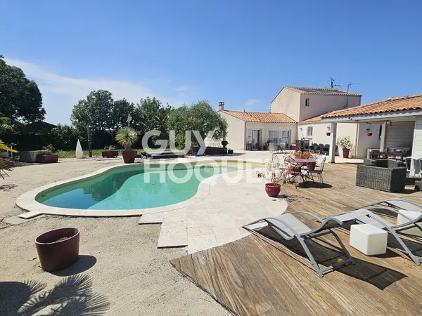 MAISON À VENDRE DE 6 PIÈCES DE 186,37 M²