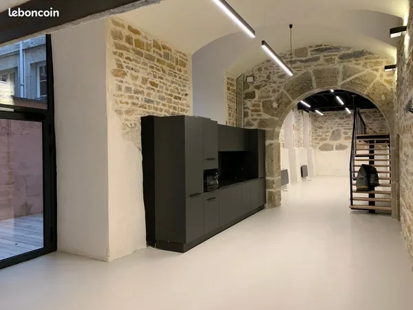 Local bureaux 250 m²