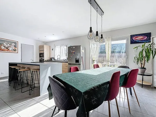 Maison de plain-pied 5 pièces 95 m²
