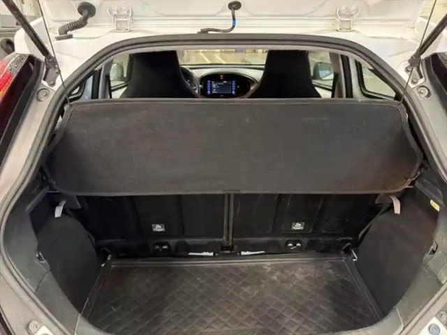 Toyota Aygo X 1.0 vvt-i 72ch dynamic my24 — photo 12