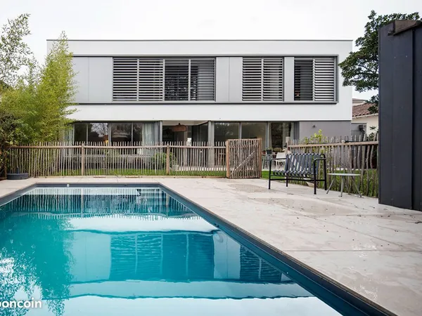 Maison 8 pièces 248 m²