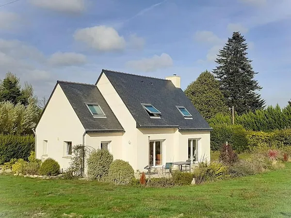 A ARGOL (29 560), sur la presqu'ile de Crozon, maison moderne avec 4 chambres dont 1 en rez-de-chaus