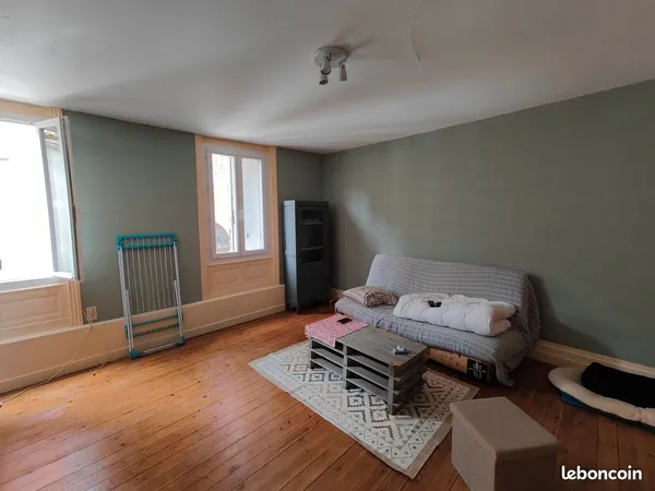 Part loue T2 en duplex Jarnac Centre - 68m2