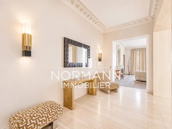 EXCLUSIVITE - PARIS 16 - PLACE DES ETATS UNIS - 8 PIECES - 5 CHAMBRES