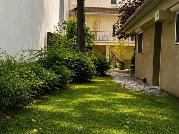 Maison 5 pièces 215 m²