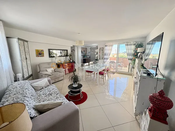 Appartement avec balcon et parking. NARBONNE PLAGE