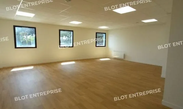 Bureaux 240 m²
