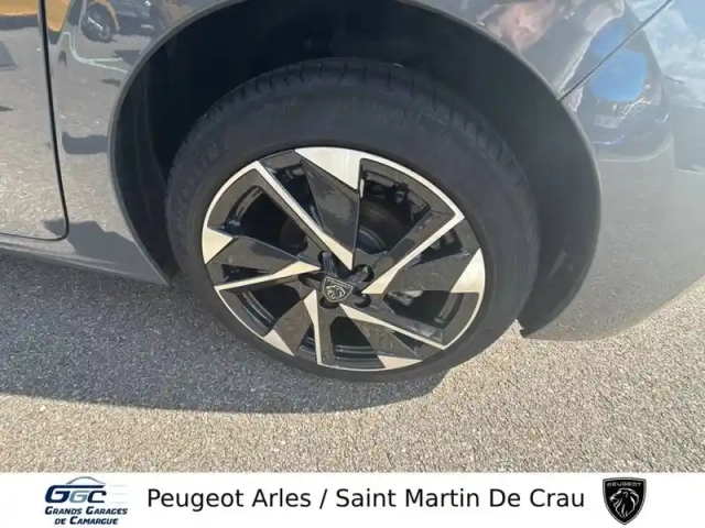 Peugeot 308 hybrid 145 e-dcs6 — photo 11