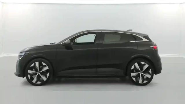 Renault Megane e-tech ev60 220 ch super charge — photo 11