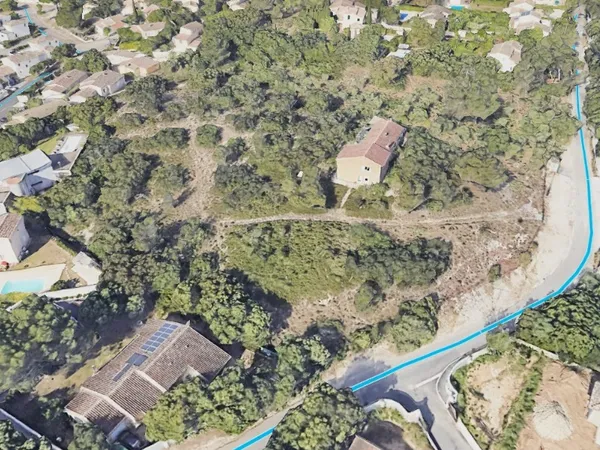 Terrain 560 m²