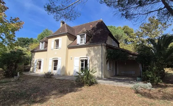Maison 8 pièces 215 m²
