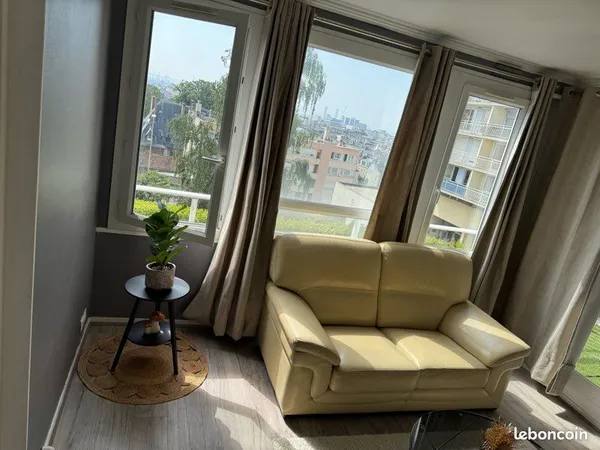 Appartement T2 de 46 m² avec vue panoramique sur la ville et le port du Havre