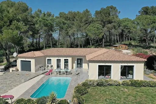 Villa 4 pièces 180 m²