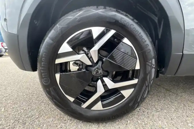 Peugeot 2008 hybrid 136 e-dcs6 — photo 30