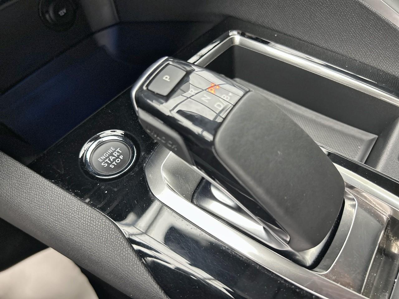 Peugeot 3008 hybrid 225 e-eat8 allure pack — photo 18