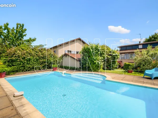 Maison de village 7 pièces 211 m²