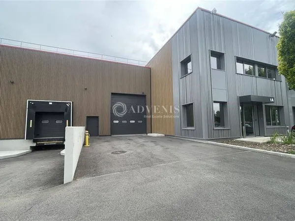 Local d'activité 1245 m²