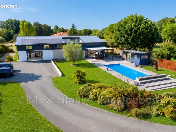 Maison 7 pièces 300 m²