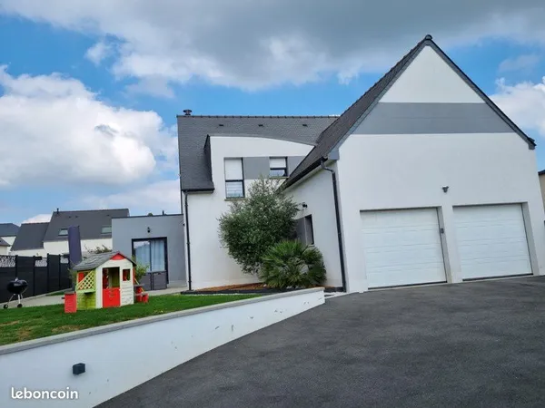 Maison de 150 m² - 7 pièces - 5 chambres