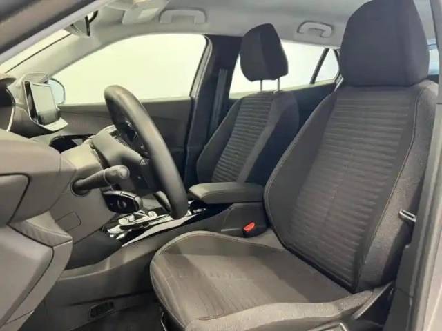 Peugeot 2008 e- 136ch active pack — photo 8