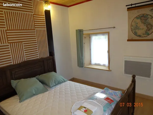 Chambre meublée avec salle d'eau