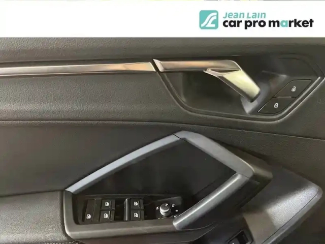 Audi Q3 sportback 35 tfsi 150 ch s tronic 7 — photo 20