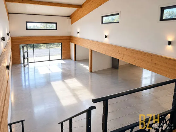 A LOUER LOCAL D'ACTIVITE 725 m² QUESTEMBERT