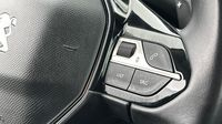 Peugeot 3008 HYBRID4 300ch Allure Pack e-EAT8 — photo 17