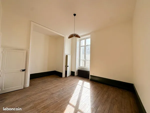 Appartement 5 pièces 120 m2 chauffage compris