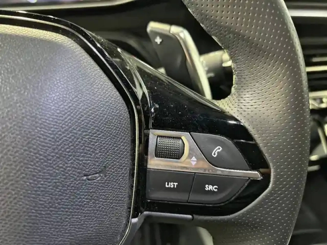 Peugeot 2008 puretech 130 s&amp;s eat8 — photo 19