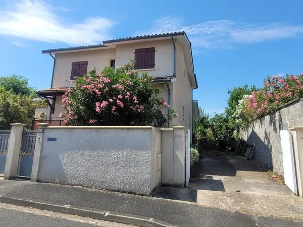 PESSAC CENTRE - Maison familiale 147m² avec 5 chambres - jardin piscinable + SOUS-SOL de 60m²