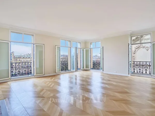 Appartement 7 pièces 360 m²